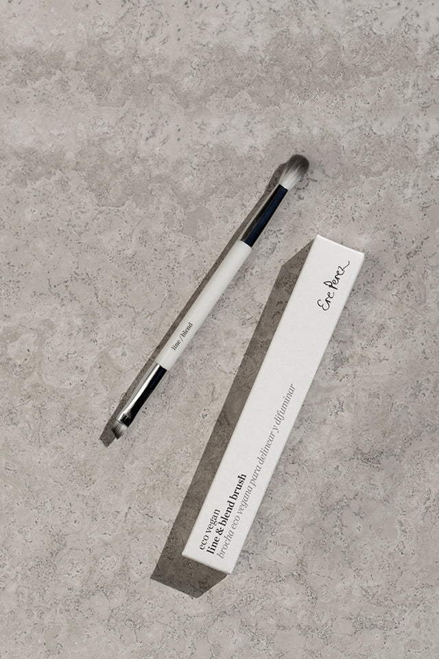 Ere Perez Eco Vegan Line & Blend Brush