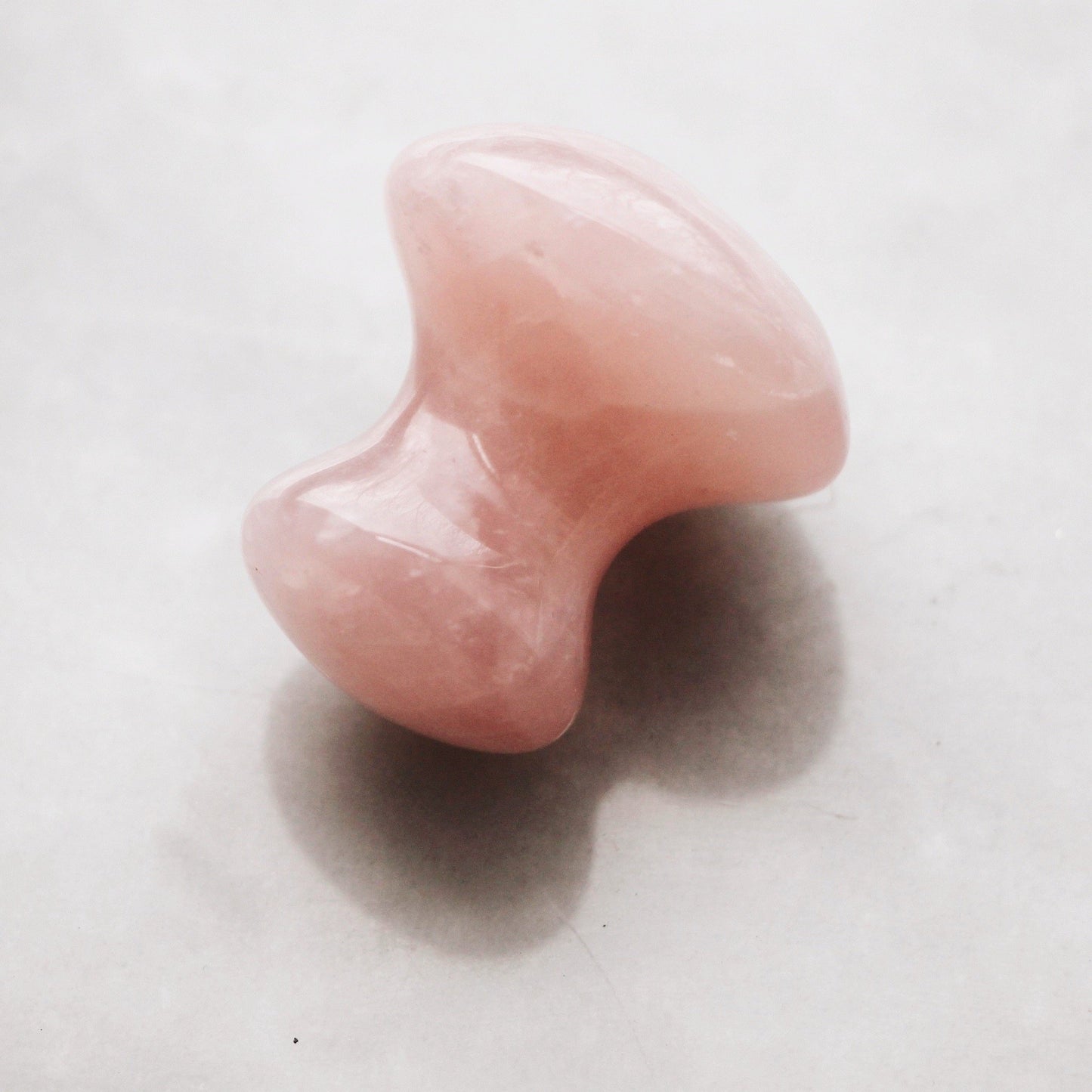 MOUNT LAI DE-PUFFING ROSE QUARTZ EYE MASSAGE TOOL