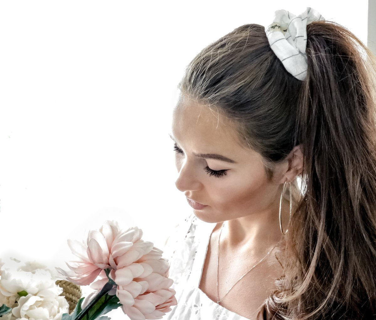 Bakerlita Elegant Farmhouse Scrunchie